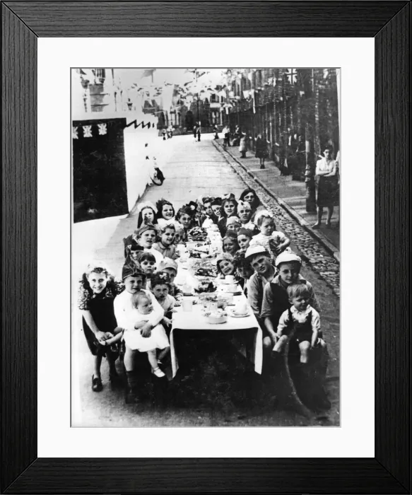 Framed Print : Local children enjoy a VE Day party in Beam Street, Barton Hill, Bristol. 8th May 1945 Framed Print : Local children enjoy a VE Day party in Beam Street, Barton Hill, Bristol. 8th May 1945