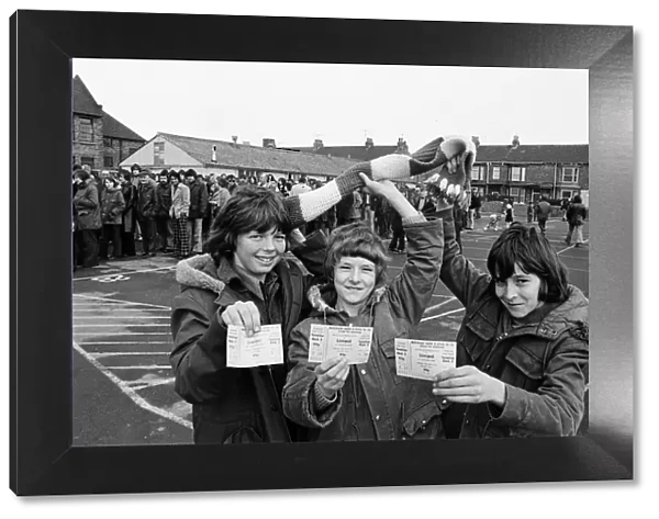Queue for Liverpool tickets. 1975