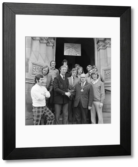 Framed Print : Middlesbrough Football players and manager Jack Charlton, meet the Mayor Framed Print : Middlesbrough Football players and manager Jack Charlton, meet the Mayor
