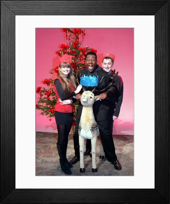 Framed Print : DANIELLA WESTBROOK, LENNY HANRY AND ALAN CUMMING AT BBC 1991 CHRISTMAS TV PROMOTION