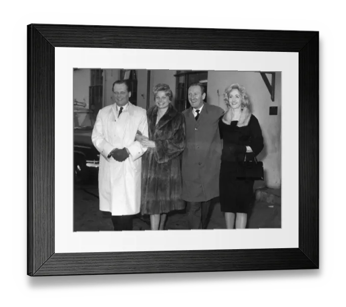 Framed Print : Leslie Phillips with Albert Lieven, Mary Peach and Liz Fraser at London Airport on way to Framed Print : Leslie Phillips with Albert Lieven, Mary Peach and Liz Fraser at London Airport on way to