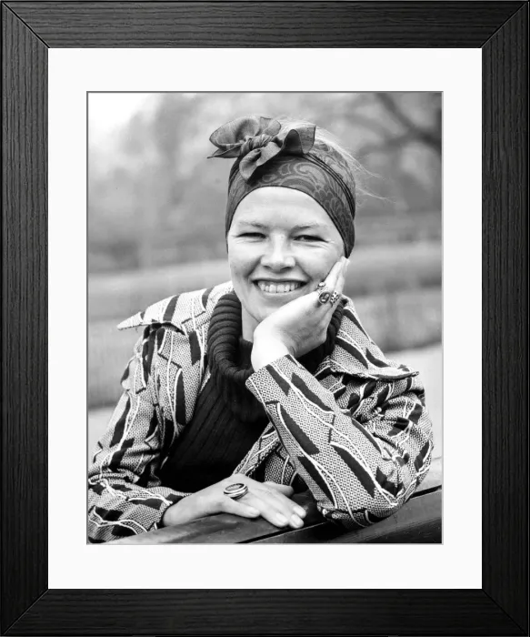 Framed Print : GLENDA JACKSON - ACTRESS 17 / 04 / 1971 Framed Print : GLENDA JACKSON - ACTRESS 17 / 04 / 1971