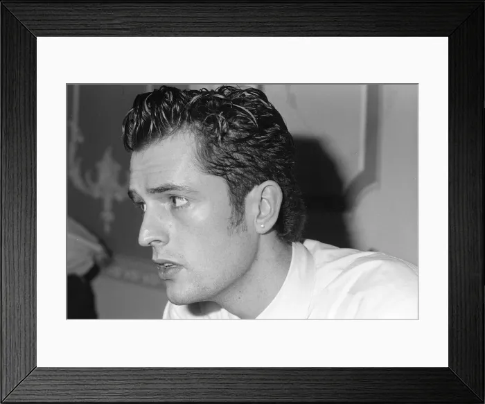 Framed Print : RUPERT EVERETT 10 / 02 / 1986 Framed Print : RUPERT EVERETT 10 / 02 / 1986