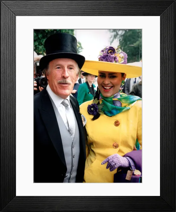 Framed Print : BRUCE FORSYTH AND WIFE WILNELIA FORSYTH AT ROYAL ASCOT - 19 / 06 / 1991 Framed Print : BRUCE FORSYTH AND WIFE WILNELIA FORSYTH AT ROYAL ASCOT - 19 / 06 / 1991
