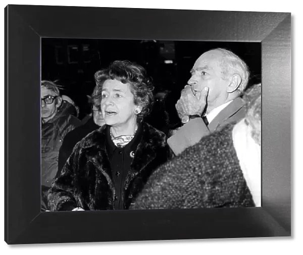 DAME PEGGY ASHCROFT AT A MEMORIAL SERVICE - 1976 09  /  12  /  1976