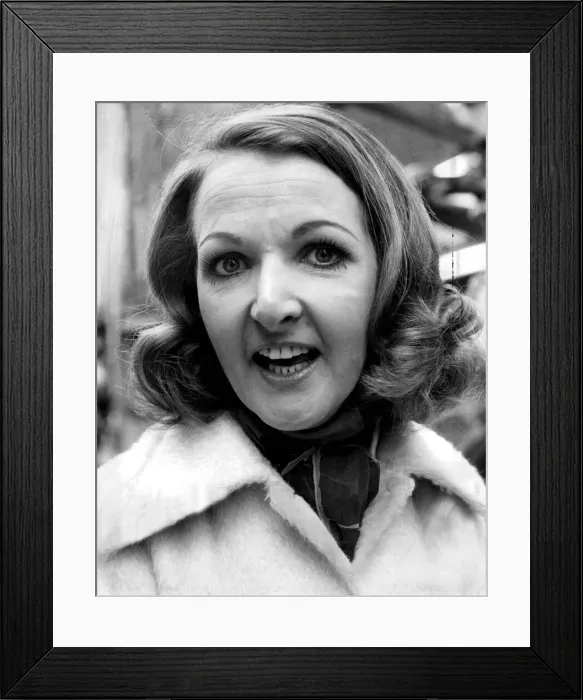 Framed Print : Penelope Keith smiling in street - November 1976 11 / 11 / 1976 Framed Print : Penelope Keith smiling in street - November 1976 11 / 11 / 1976