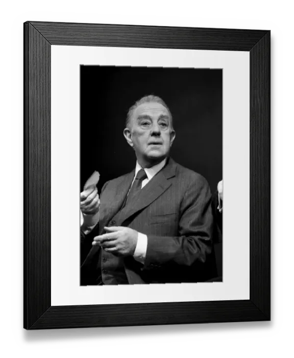 Framed Print : ALEC GUINESS IN THE PLAY A WALK IN THE WOODS 03  /  11  /  1988