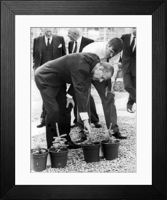 Framed Print : The Duke of Edinburg in Scotland, inspecting trees affected by acid rain - 20 June 1988 Framed Print : The Duke of Edinburg in Scotland, inspecting trees affected by acid rain - 20 June 1988