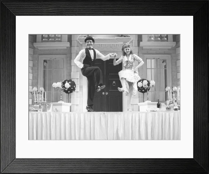 Framed Print : BONNIE LANGFORD AND DAVID SCHOFIELD IN ME & MY GIRL at the Adelphi Theatre Framed Print : BONNIE LANGFORD AND DAVID SCHOFIELD IN ME & MY GIRL at the Adelphi Theatre