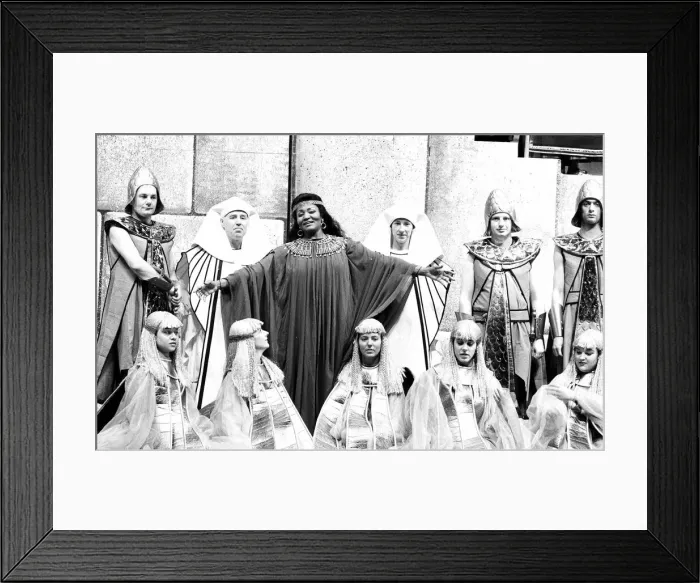 Framed Print : Grace Bumbry & Tye Cast of Aida at the Earls Court Arena, London - 23 / 6 / 1988 Framed Print : Grace Bumbry & Tye Cast of Aida at the Earls Court Arena, London - 23 / 6 / 1988