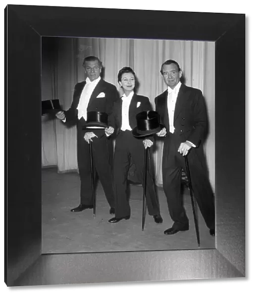 Sir Laurence Olivier, Vivien Leigh and John Mills in the 1956 Royal Variety Show