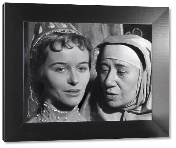 Virginia McKenna and Flora Robson performing together in TV production of Romeo