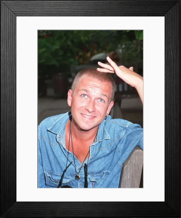 Framed Print : SEAN PERTWEE, ACTOR, IN PHOTOCALL 09 / 07 / 1989 Framed Print : SEAN PERTWEE, ACTOR, IN PHOTOCALL 09 / 07 / 1989