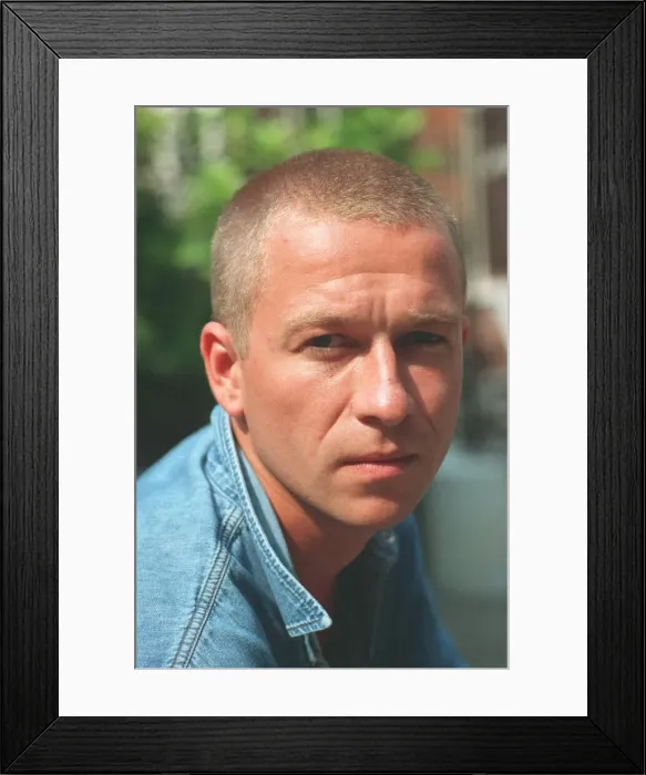 Framed Print : SEAN PERTWEE, ACTOR, IN PHOTOCALL 09 / 07 / 1989 Framed Print : SEAN PERTWEE, ACTOR, IN PHOTOCALL 09 / 07 / 1989