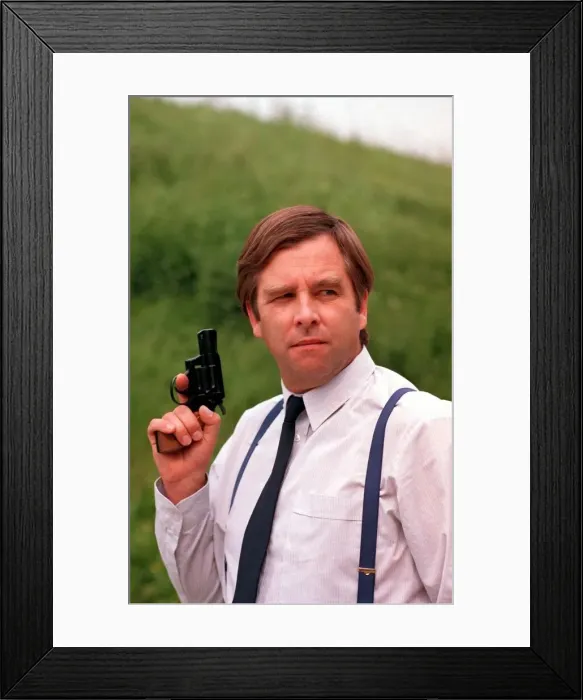 Framed Print : BEAU BRIDGES POSING FOR A PHOTOCALL 07 / 05 / 1989 Framed Print : BEAU BRIDGES POSING FOR A PHOTOCALL 07 / 05 / 1989