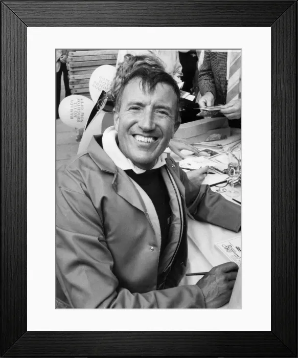 Framed Print : Roy Castle at record breaking event 28 / 08 / 1987 Framed Print : Roy Castle at record breaking event 28 / 08 / 1987