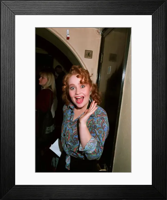 Framed Print : SONIA, SINGER 17 / 12 / 1989 Framed Print : SONIA, SINGER 17 / 12 / 1989
