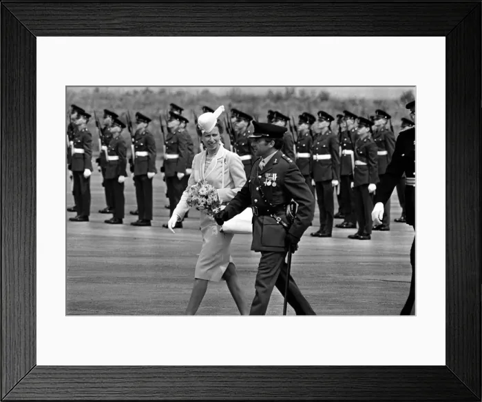 Framed Print : PRINCESS ANNE INSPECTS REGIMENT DURING VISIT TO DURHAM (APRIL 1984) Framed Print : PRINCESS ANNE INSPECTS REGIMENT DURING VISIT TO DURHAM (APRIL 1984)