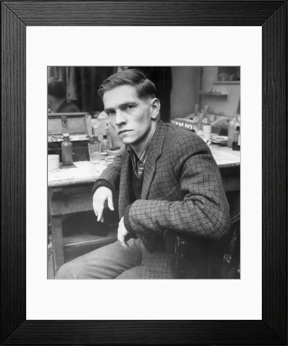 Framed Print : TOM COURTENEY IN HIS DRESSING ROOM PRIOR TO PLAYING A PUCK IN A MIDSUMMER NIGHTS DREAM Framed Print : TOM COURTENEY IN HIS DRESSING ROOM PRIOR TO PLAYING A PUCK IN A MIDSUMMER NIGHTS DREAM