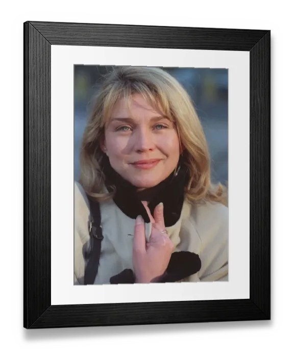 Framed Print : AMANDA REDMAN 04  /  01  /  1995