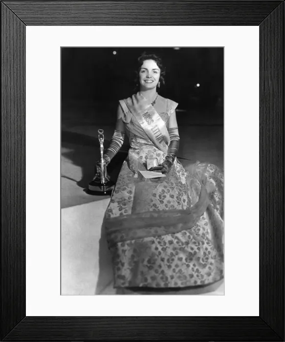 Framed Print : Irene Hogan, aged 20 years old, from Liverpool, is crowned Miss Littlewood 1960 Framed Print : Irene Hogan, aged 20 years old, from Liverpool, is crowned Miss Littlewood 1960