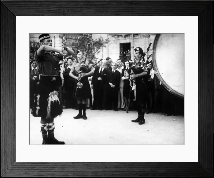 Framed Print : Italians love music, so the pipers of the British Army entertained them frequently in Framed Print : Italians love music, so the pipers of the British Army entertained them frequently in