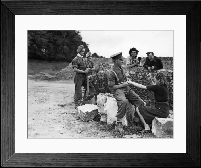 Framed Print : Roadside repairs. Staff Sergeant Arthur Bishop from Shepherds Bush, London Framed Print : Roadside repairs. Staff Sergeant Arthur Bishop from Shepherds Bush, London