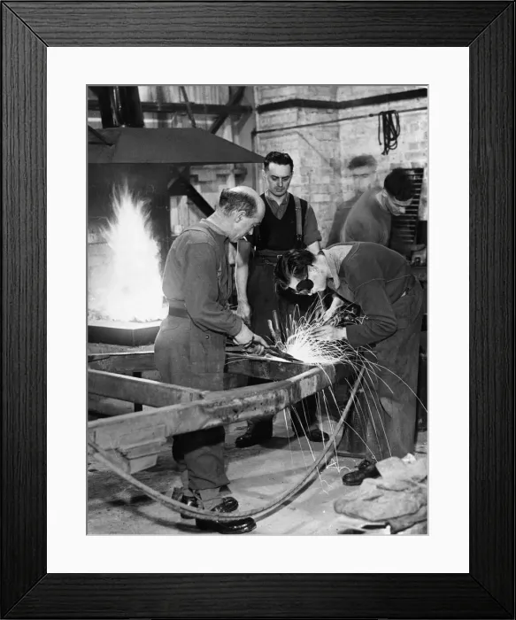 Framed Print : A Royal Army Ordnance Corps workshop, established in the west Country to keep in working