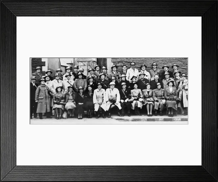 Framed Print : Members of the Wardens post No. 334 at Cathedral Road, Cardiff