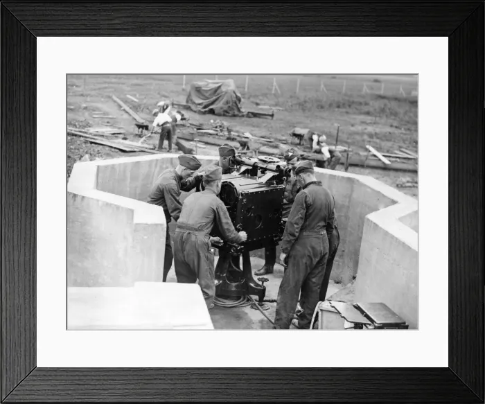 Framed Print : Picture shows soldiers in the Hull and Yorkshire, or East Riding, area of England Framed Print : Picture shows soldiers in the Hull and Yorkshire, or East Riding, area of England