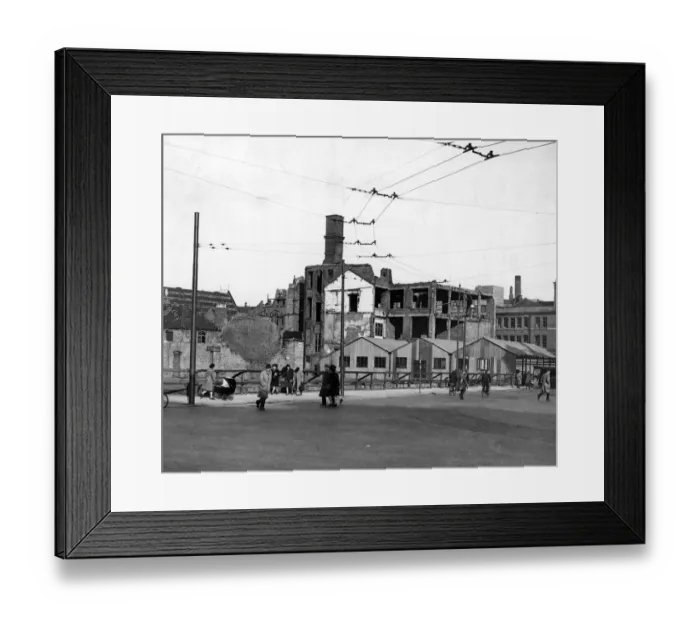 Framed Print : The remains of Hammonds department store, Hull, after the Hull Blitz. 28th November 1946 Framed Print : The remains of Hammonds department store, Hull, after the Hull Blitz. 28th November 1946