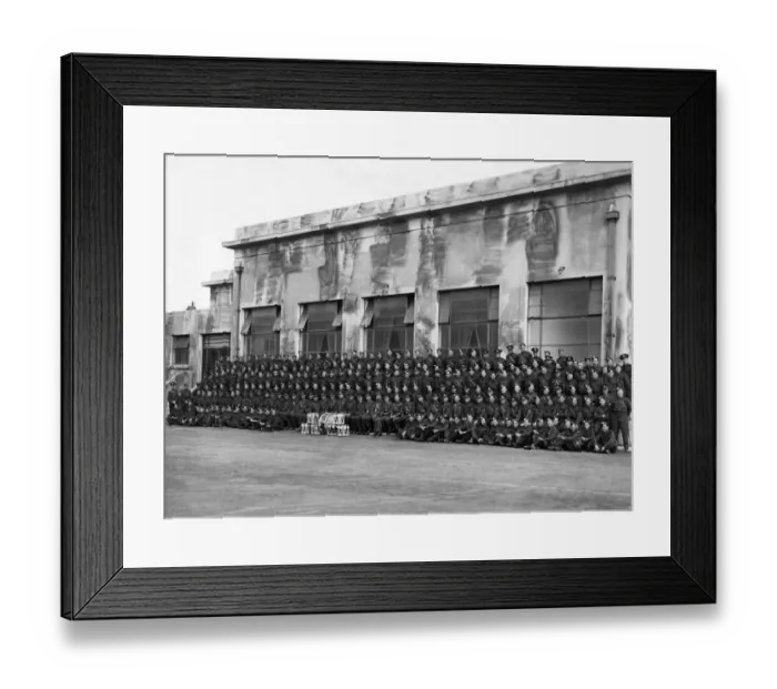 Framed Print : Men of the East Yorkshire Regiment during the Second World War. Circa 1940 Framed Print : Men of the East Yorkshire Regiment during the Second World War. Circa 1940