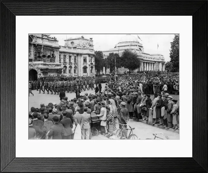 Framed Print : Cardiff crowd watching Salute the Soldier'. 2nd June 1944 Framed Print : Cardiff crowd watching Salute the Soldier'. 2nd June 1944