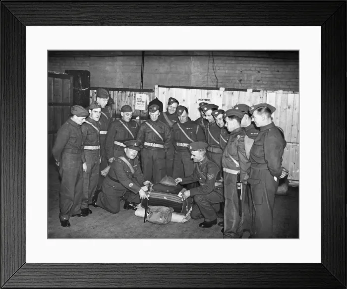 Framed Print : Picture shows The Home Guard. Hull, Yorkshire, during World War Two Framed Print : Picture shows The Home Guard. Hull, Yorkshire, during World War Two