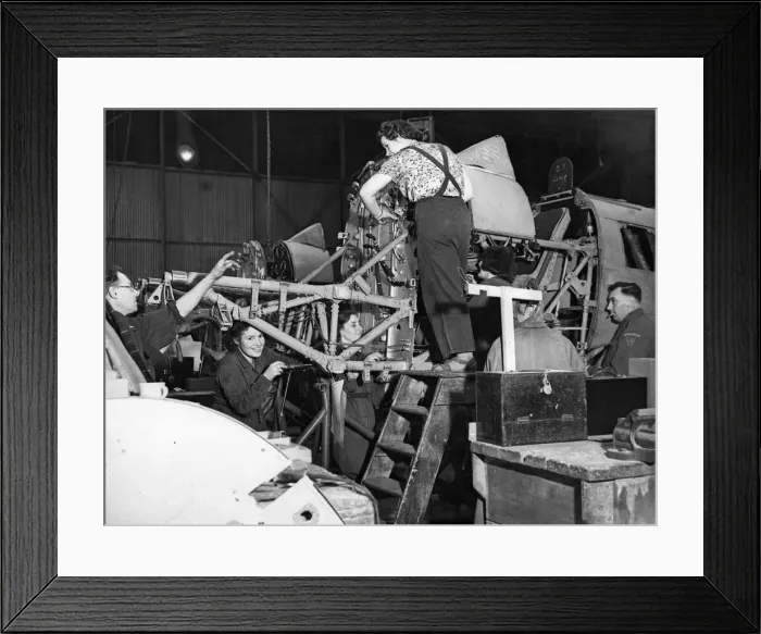 Framed Print : Female member of the British Army, possibly part of the ATS Framed Print : Female member of the British Army, possibly part of the ATS