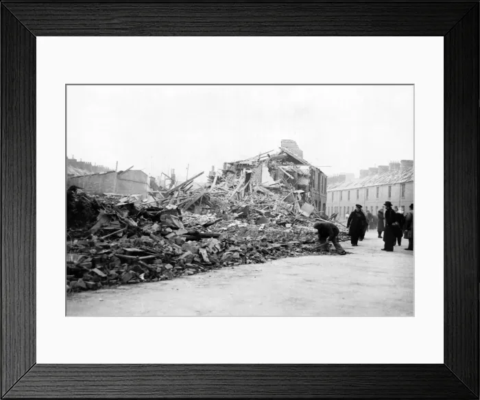 Framed Print : Damage to the corner of Croft and Rose Streets, Cardiff, following a Nazi raid