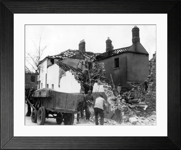 Framed Print : Croft Hotel, Partridge Road, Cardiff, after a Nazi raid. Circa 1941 Framed Print : Croft Hotel, Partridge Road, Cardiff, after a Nazi raid. Circa 1941