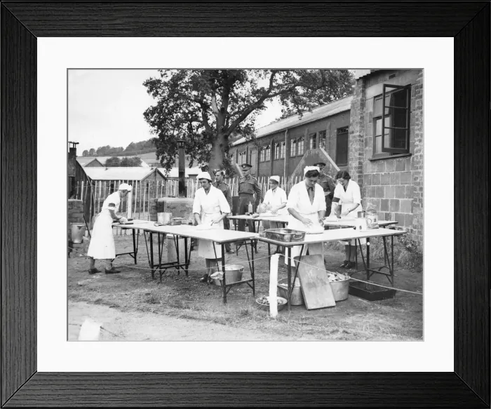 Framed Print : Learning to cook under the direction of skilled Army cooks Framed Print : Learning to cook under the direction of skilled Army cooks