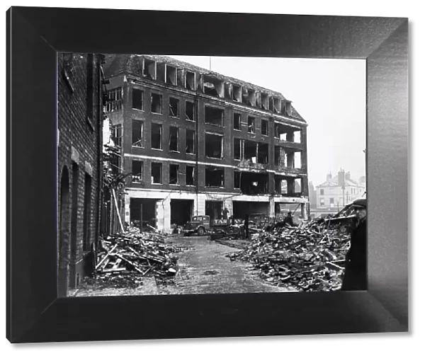 On the night of March 31, 1941, a landmine was dropped on the Shell Mex building
