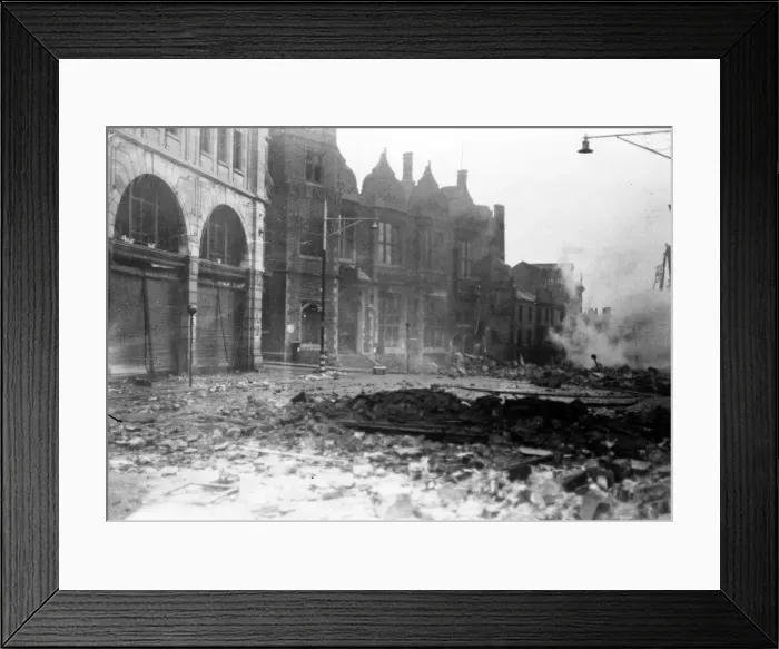 Framed Print : Looking down Wind Street from Castle Street, Swansea, after Nazi air-raid attacks Framed Print : Looking down Wind Street from Castle Street, Swansea, after Nazi air-raid attacks