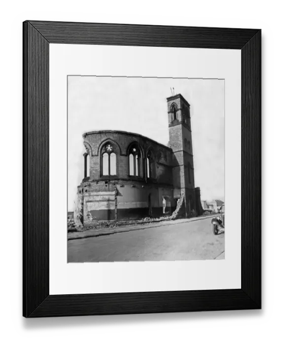Framed Print : The remains of St Philips Church in central Hull following the raids of May 1941