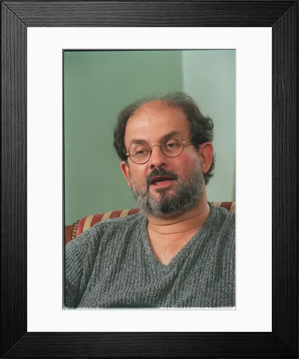 Framed Print : SALMAN RUSHDIE AUTHOR 01  /  09  /  1995