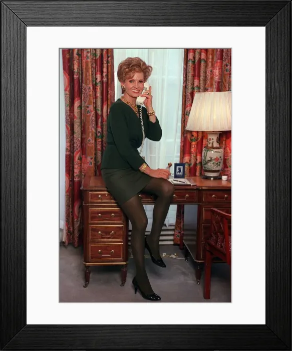 Framed Print : TOVA BORGNINE, WIFE OF THE ACTOR ERNEST BORGNINE 21 / 12 / 1994 Framed Print : TOVA BORGNINE, WIFE OF THE ACTOR ERNEST BORGNINE 21 / 12 / 1994