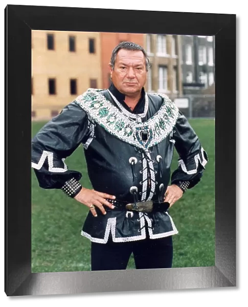Michael Elphick in costume for pantomime press call 10  /  11  /  1994