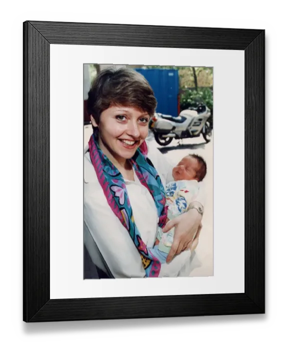 Framed Print : Anne Diamond with new baby Jake 24 / 05 / 1993 Framed Print : Anne Diamond with new baby Jake 24 / 05 / 1993