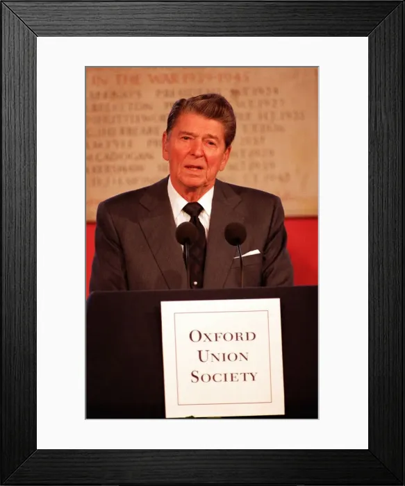 Framed Print : RONALD REAGAN AT OXFORD UNIVERSITY 05 / 12 / 1992 Framed Print : RONALD REAGAN AT OXFORD UNIVERSITY 05 / 12 / 1992