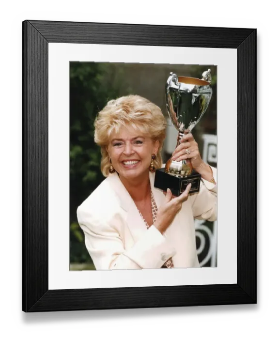 Framed Print : Gloria Hunniford with Good Neighbours award trophy - February 1994 16 / 02 / 1994 Framed Print : Gloria Hunniford with Good Neighbours award trophy - February 1994 16 / 02 / 1994