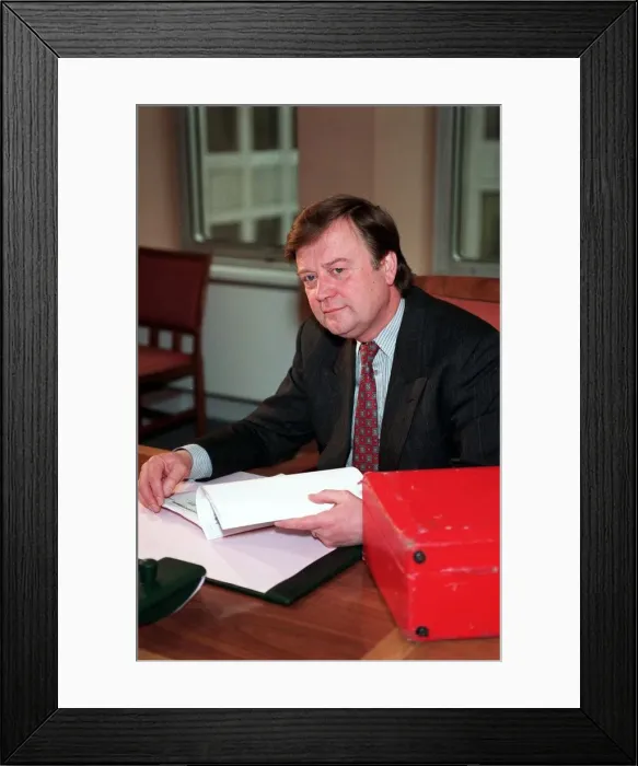 Framed Print : KENNETH CLARKE CABINET MEMBER 16 / 04 / 1992 Framed Print : KENNETH CLARKE CABINET MEMBER 16 / 04 / 1992