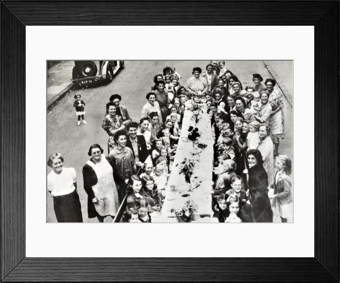 Framed Print : VE Day celebration party on Prospect Hill in Leicester, 8th May 1945 Framed Print : VE Day celebration party on Prospect Hill in Leicester, 8th May 1945