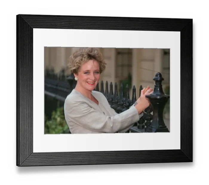 Framed Print : MICHELLE HOLMES - TV SERIES FIRM FRIENDS PHOTOCALL 28  /  05  /  1992